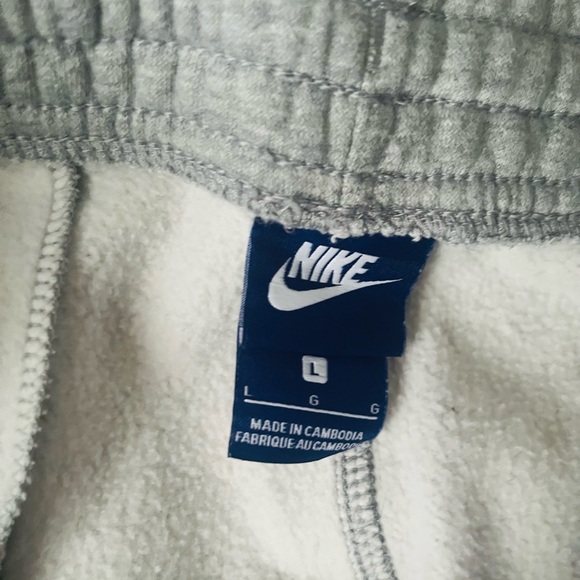 Nike sweatpants EUC - Picture 3 of 8